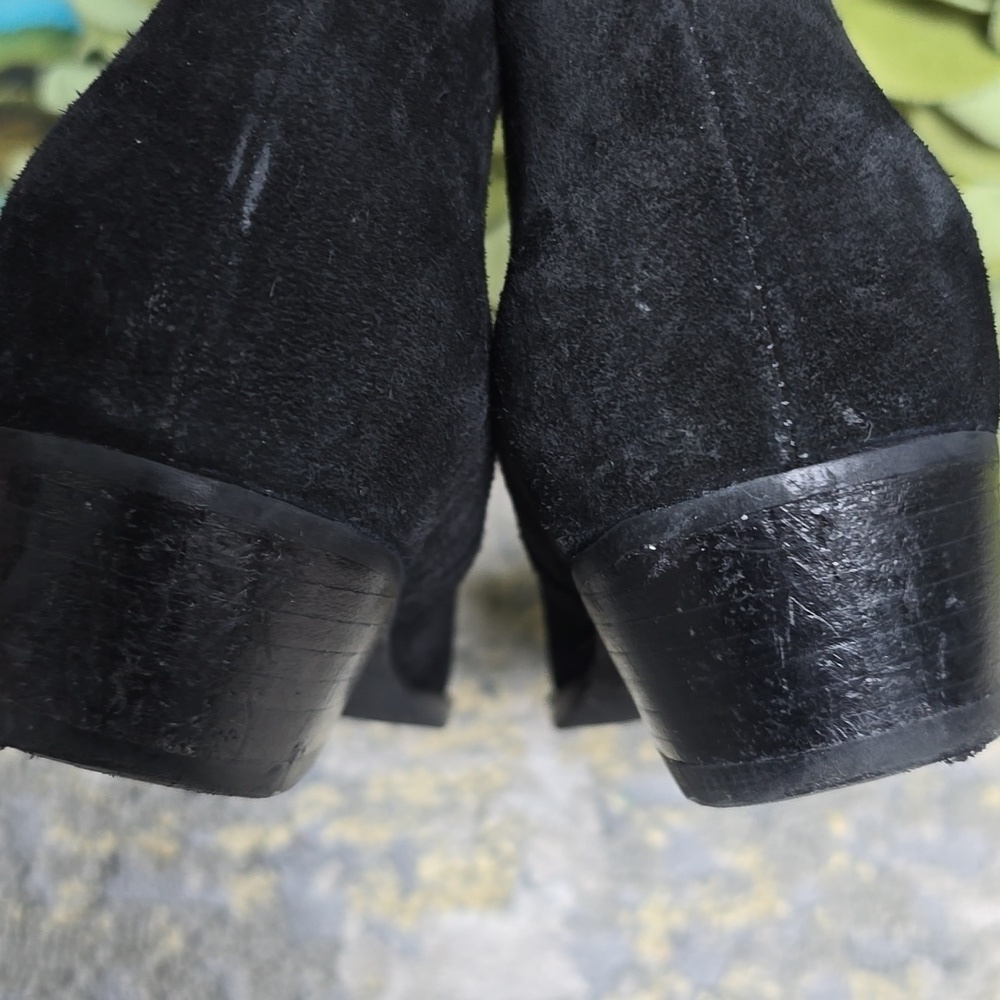 Seychelles Elegant Black Suede Ankle Boots - Picture 15 of 15